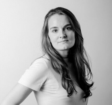 Aniela Sawicka – malarka i rzeźbiarka w polskiej sztuce