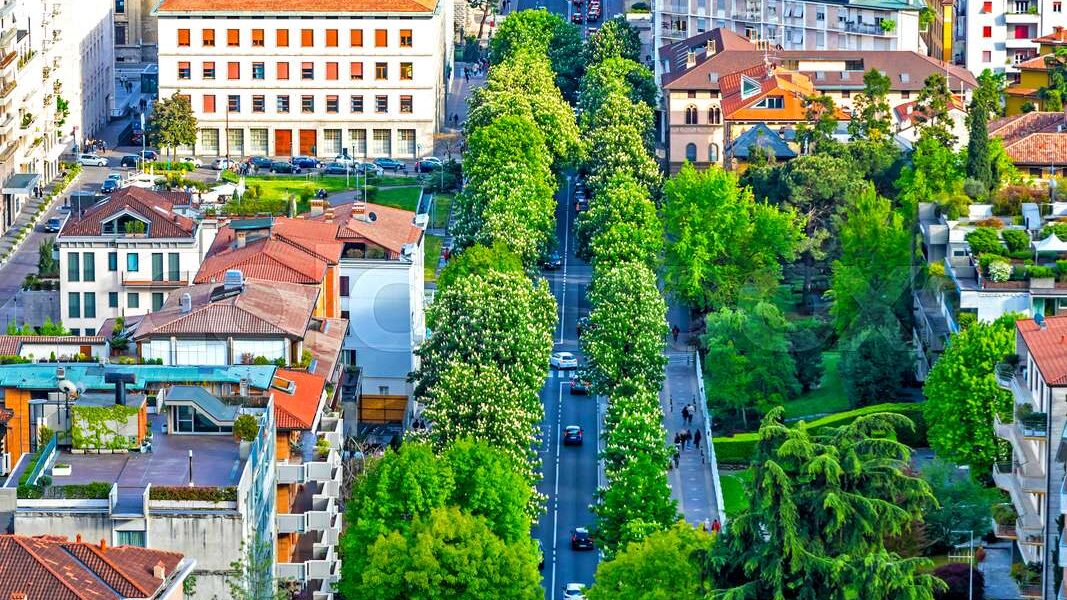 Bergamo: Miasto w Sercu Lombardii