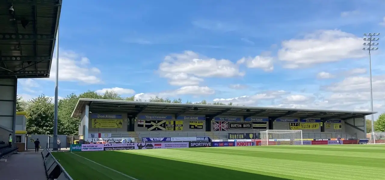 Burton Albion podejmuje West Ham: Kluczowe informacje o meczu