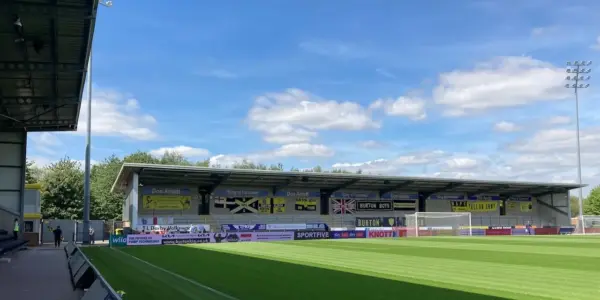 Burton Albion podejmuje West Ham: Kluczowe informacje o meczu