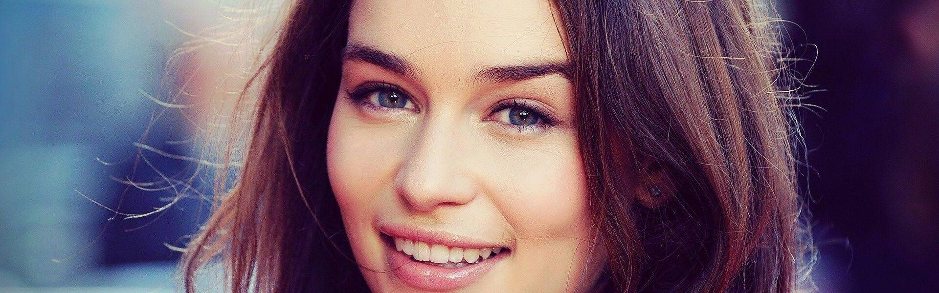 Emilia Clarke: Z życia i kariery znanej aktorki