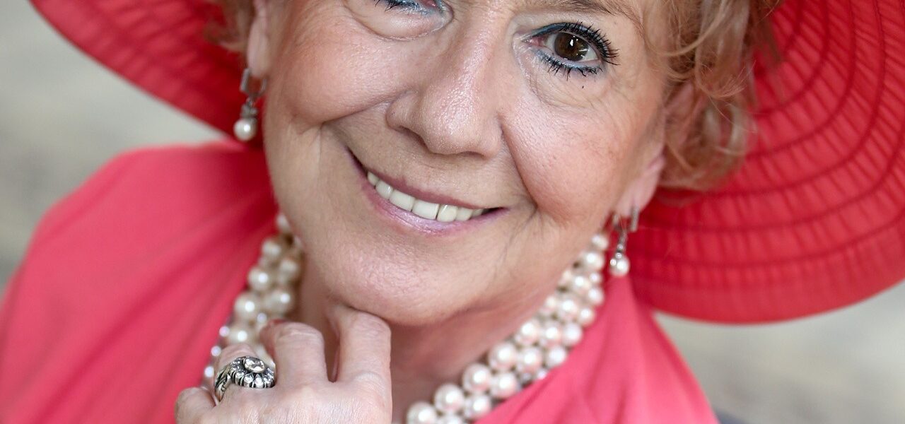 Emilia Krakowska: Życie i Kariera Legendy Teatru