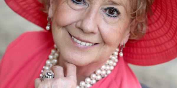 Emilia Krakowska: Życie i Kariera Legendy Teatru