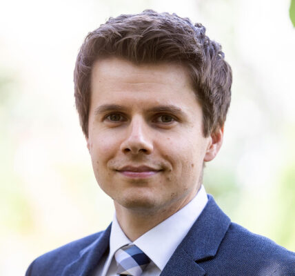 Kotula: Tradycyjne Sukienki w Polskiej Kulturze