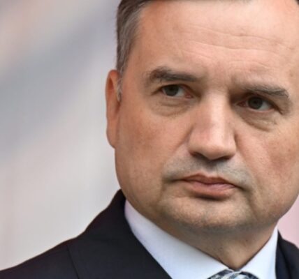 Zagadnienia związane z listem gończym Zbigniewa Ziobry