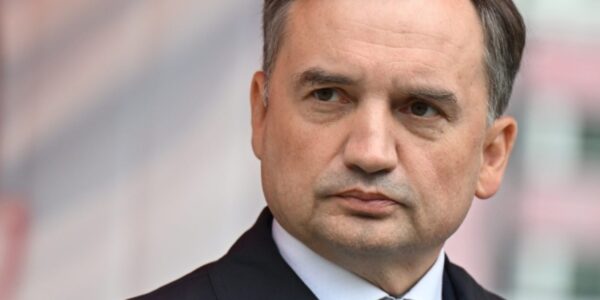 Zagadnienia związane z listem gończym Zbigniewa Ziobry