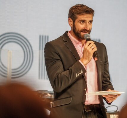 Maciej Dowbor – Jak stał się ikoną polskiej telewizji?