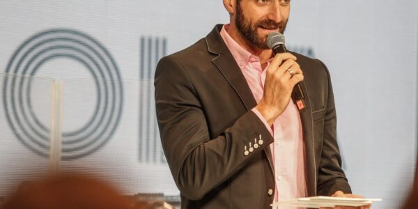 Maciej Dowbor – Jak stał się ikoną polskiej telewizji?