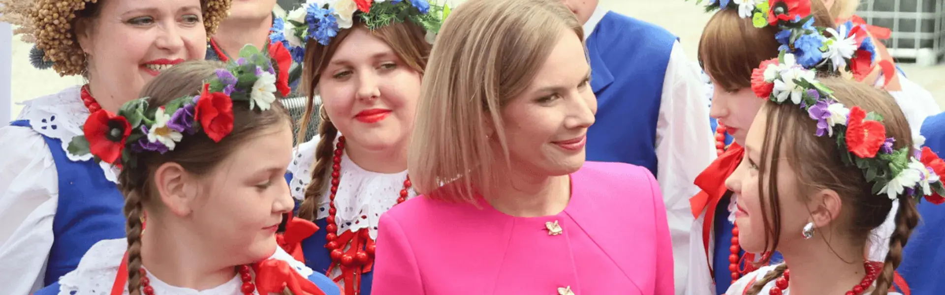 Marta Nawrocka: Młoda Artystka Zyskująca Rozgłos