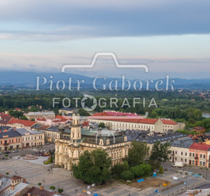 Odkryj Nowy Sącz: Historia, kultura i wydarzenia