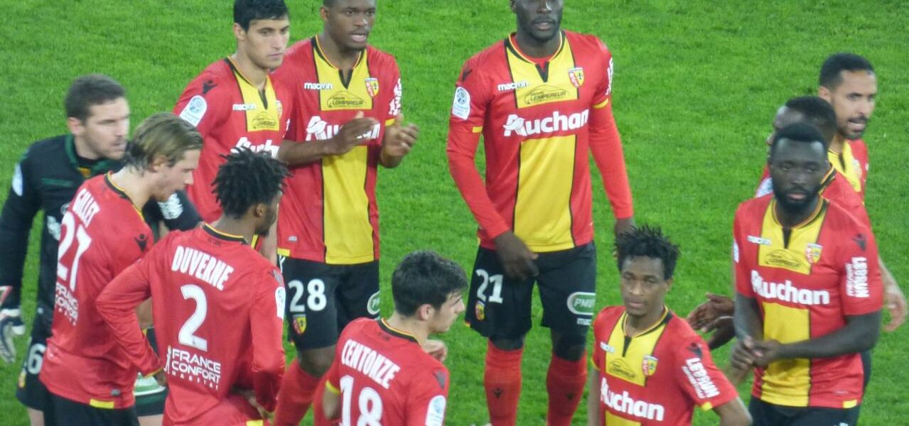 Paryż vs Lens: Sportowe Zmagania i Wspólna Historia