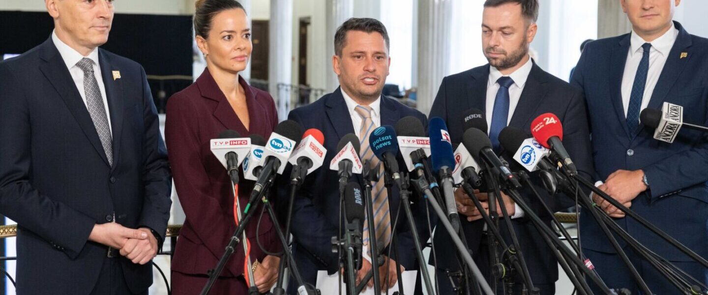 Poseł Romowicz: Kontrowersje i Osiągnięcia w Polityce