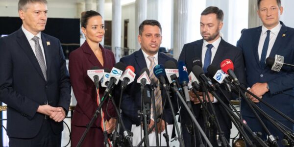 Poseł Romowicz: Kontrowersje i Osiągnięcia w Polityce