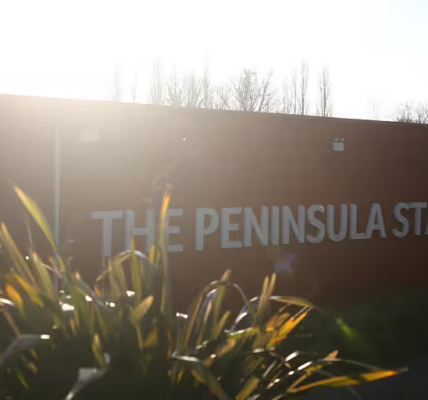 Salford City F.C. kontra Newport County: Co Wiemy?