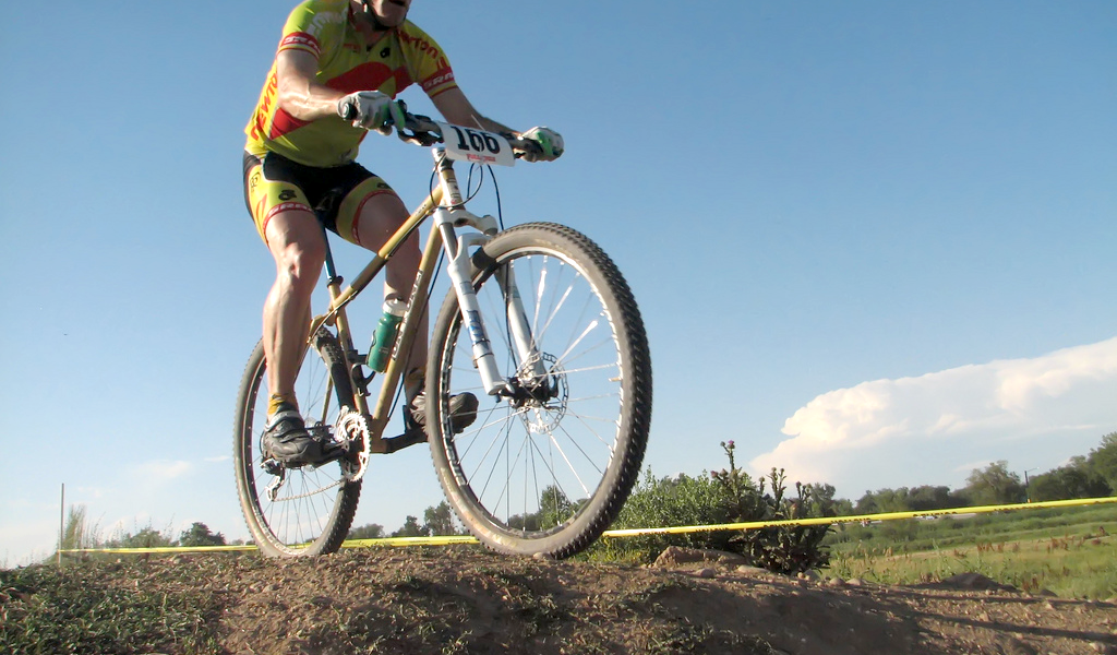 Wszystko o short tracku: emocje na lodzie