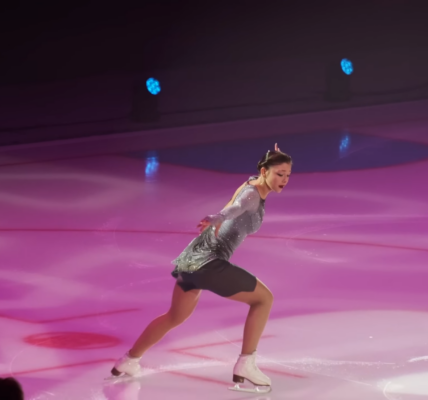 Sofia Samodelkina: Młoda Artystka na Wzroście