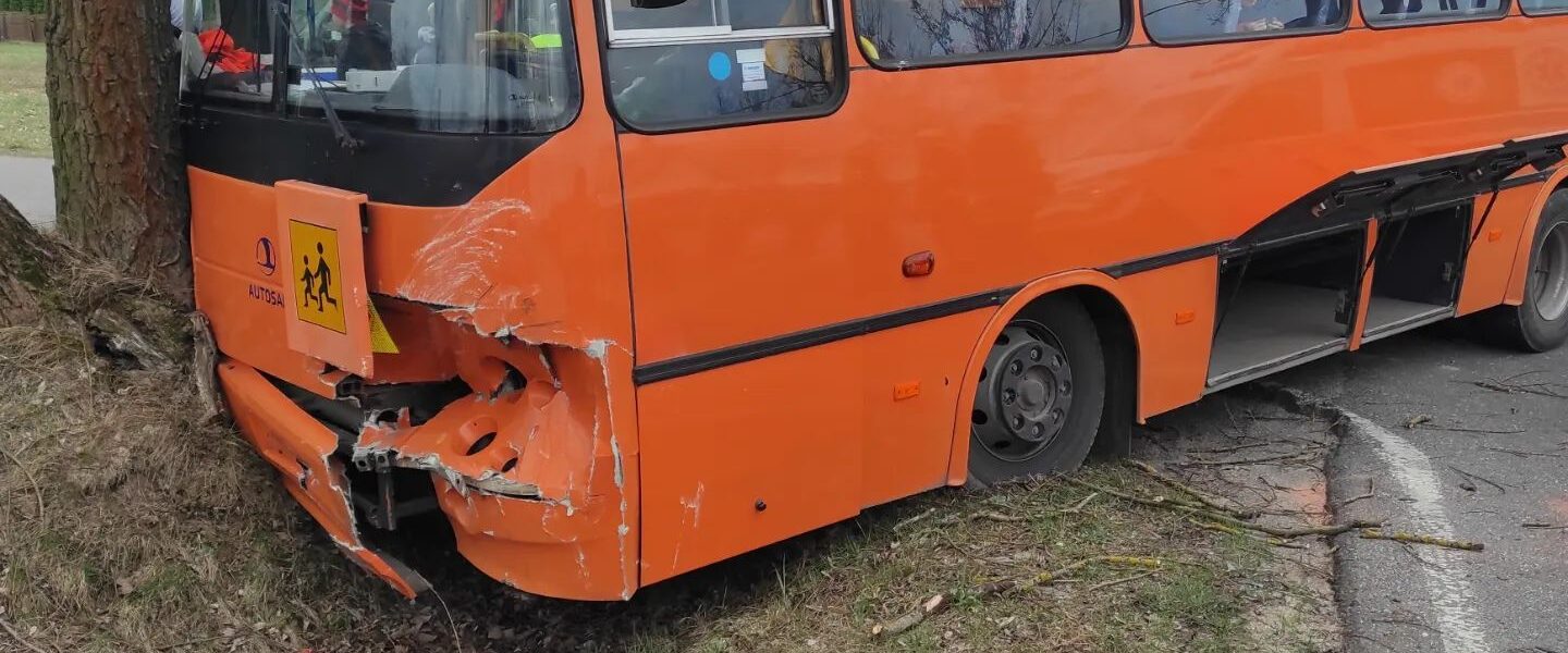 Tragiczny wypadek autobusu: Wyjście z tragedii?