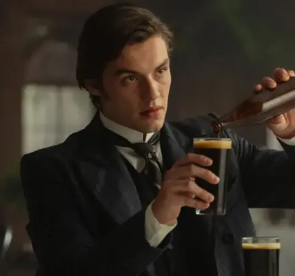 louis partridge — PL news