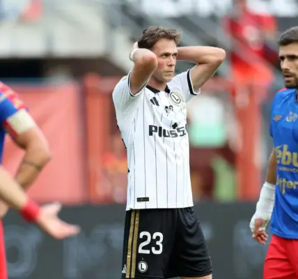 Piast wyrwał punkty Legii w cieniu dramatu - SportoweFakty