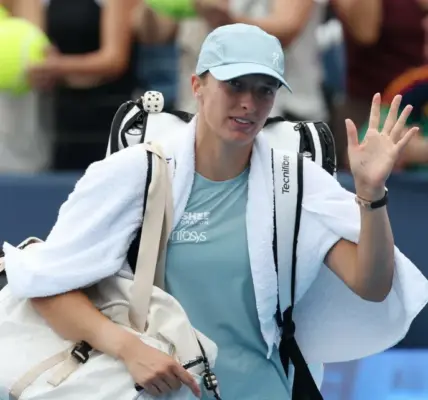 Oto kluczowa przewaga Igi Świątek przed walką o finał. Rywalka ma kłopot - Przegląd Sportowy