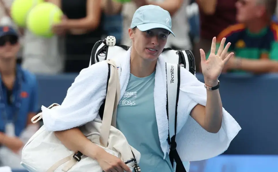 Oto kluczowa przewaga Igi Świątek przed walką o finał. Rywalka ma kłopot - Przegląd Sportowy