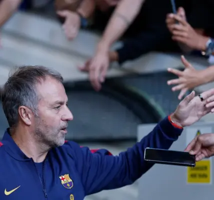 Dyrektor Barcelony zaczął mówić o Lewandowskim. Chodzi o transfer. Jest decyzja