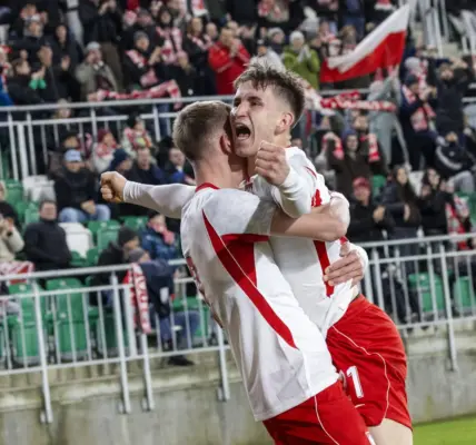 Gigantyczna oferta. Ujawnili, ile Anglicy chcą zapłacić za 19-letniego Polaka - SportoweFakty