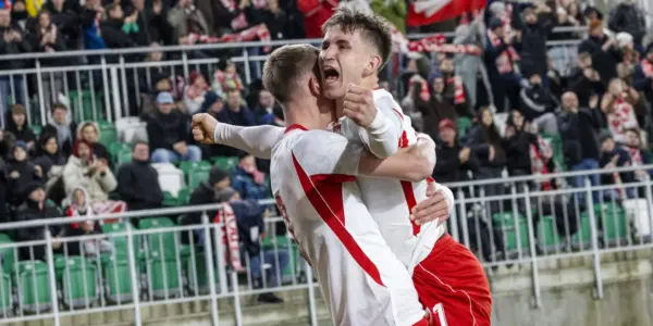 Gigantyczna oferta. Ujawnili, ile Anglicy chcą zapłacić za 19-letniego Polaka - SportoweFakty