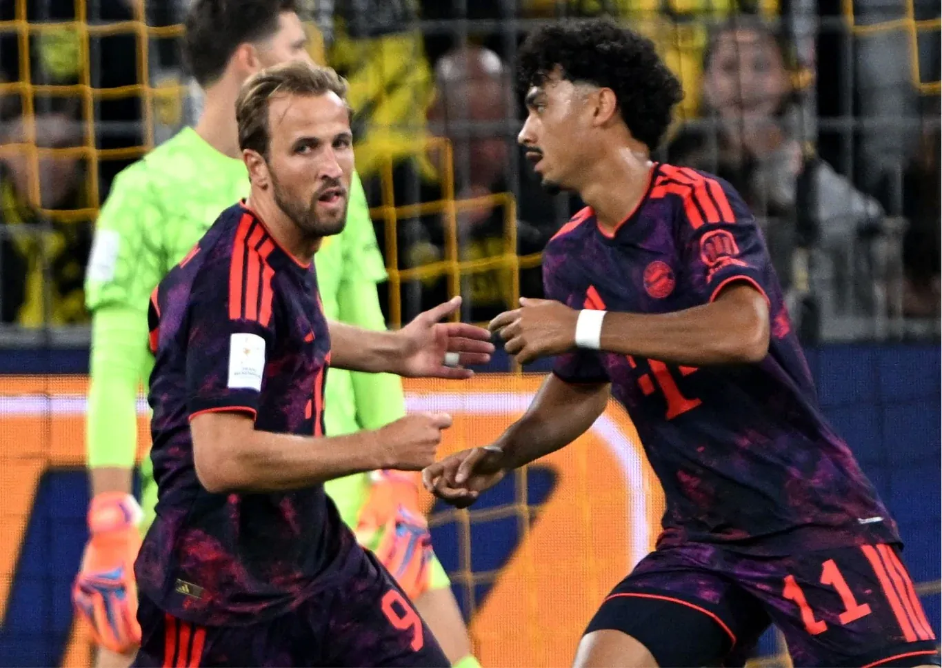 Harry Kane i Nathaniel Brown - Bayern Monachium